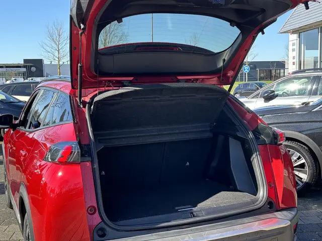 Peugeot 2008 1.2 PureTech Allure 2020 Benzine 12