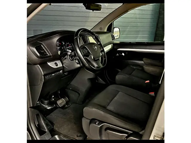 Opel Vivaro 2.0 CDTI L3H1 DC Innovation 2021 Diesel 26