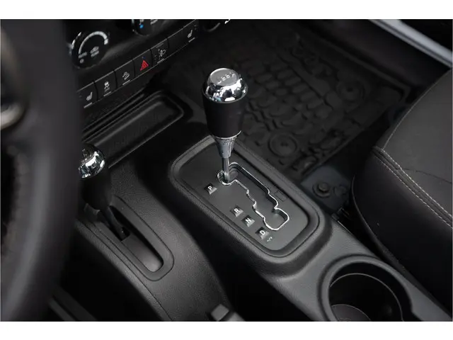 Jeep Wrangler Unlimited 3.6 Golden Eagle 2019 Benzine 15