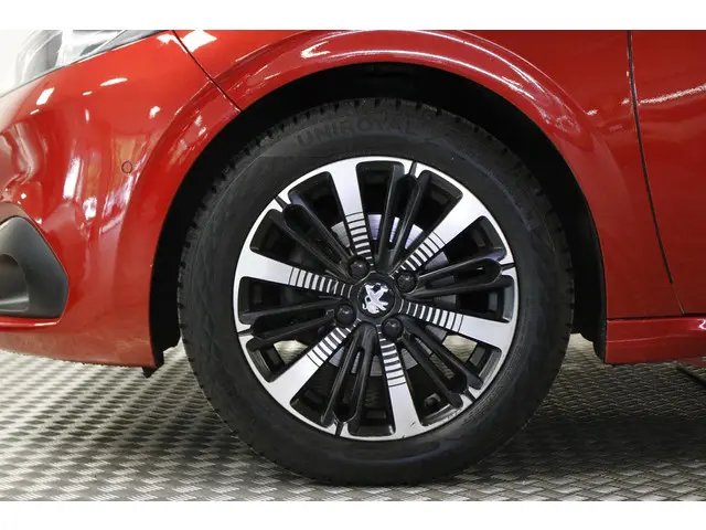 Peugeot 208 1.2 PureTech Tech Edition 110 PK. 2019 Benzine 11