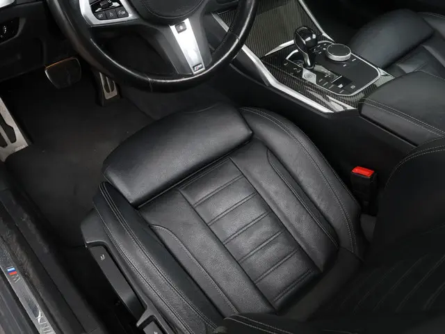 BMW 3 Serie Touring 330i High Executive 2021 Benzine 51