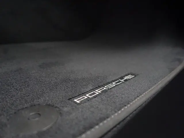 Porsche Taycan Performance 84 kWh- 2021 Elektrisch 29