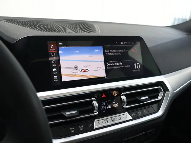 BMW 3 Serie 320i Executive Edition 2021 Benzine 38