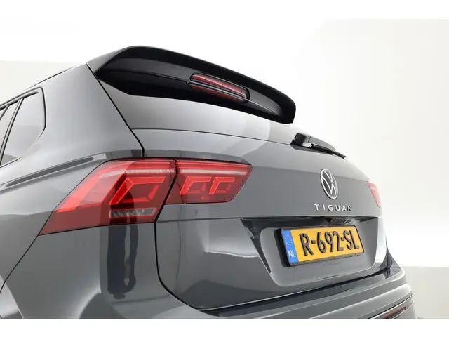Volkswagen Tiguan 1.5 TSI R-Line DSG 2021 Benzine 40