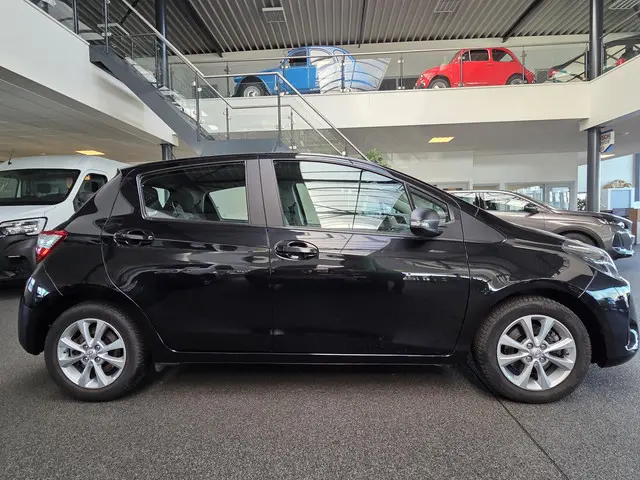 Toyota Yaris 1.5 Hybrid Active 2018 Hybride Benzine 6