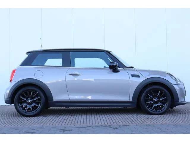 MINI Cooper Mini 1.5 Classic 2023 Benzine 4
