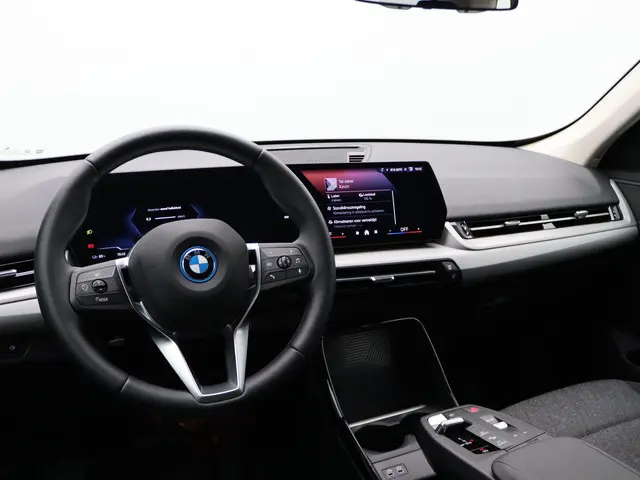 BMW iX1 eDrive20 2024 Elektrisch 13