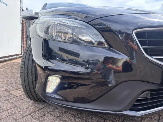 Volvo V40 2.0 D4 R-Design Bns 2014 Diesel 8