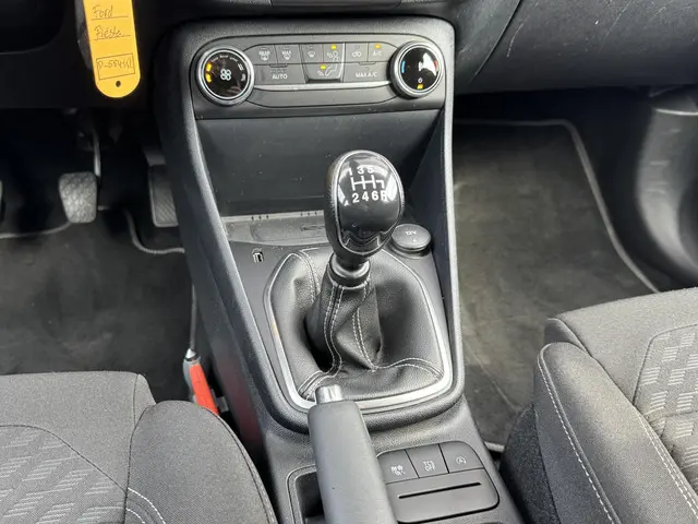Ford Fiesta 1.0 ECOBOOST HYBRID TITANIUM 2022 Benzine 21