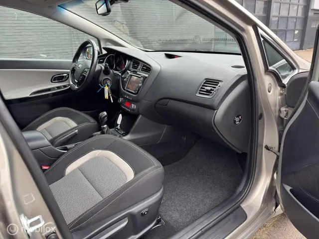 Kia cee'd Sportswagon 1.6 GDI Business Pack 2013 Benzine 28