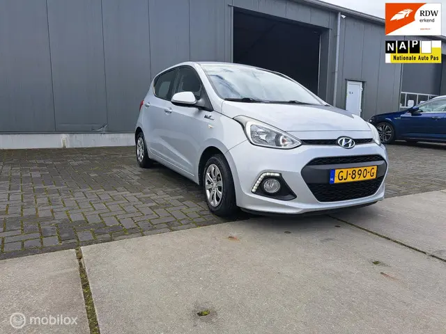 Hyundai i10 1.0i i-Motion Comfort Plus 2016 Benzine 2
