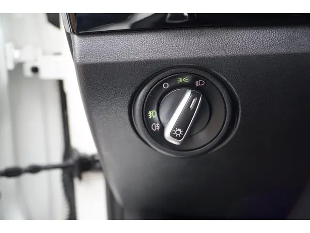 Volkswagen up! 1.0 high up! BlueMotion NAVI 2013 Benzine 16