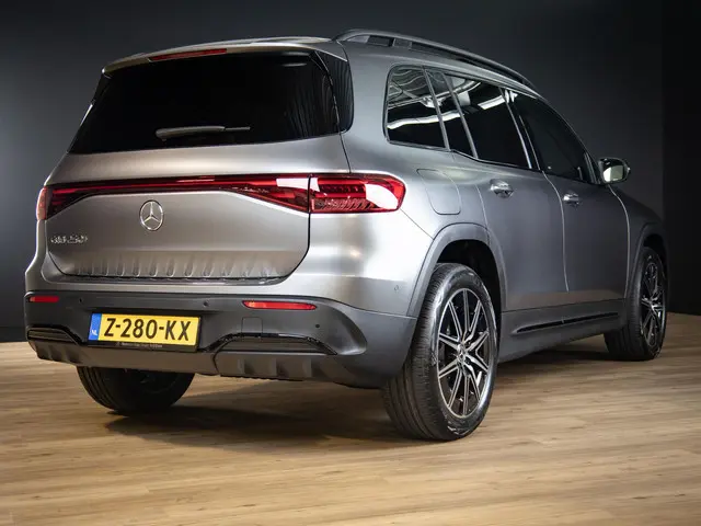 Mercedes-Benz EQB 250+ AMG Line 2024 Elektrisch 2