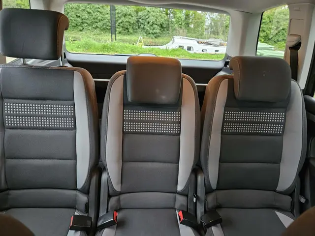 Volkswagen Touran 1.2 TSI Highline Life 2013 Benzine 29