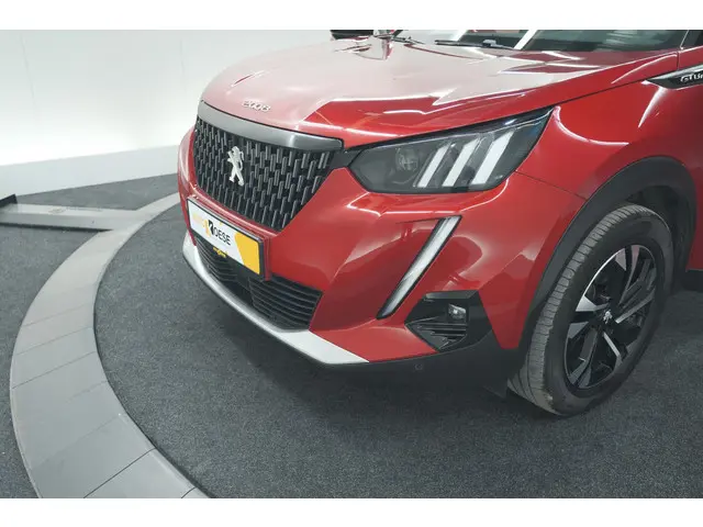 Peugeot 2008 PureTech 130 GT-Line 2020 Benzine 17