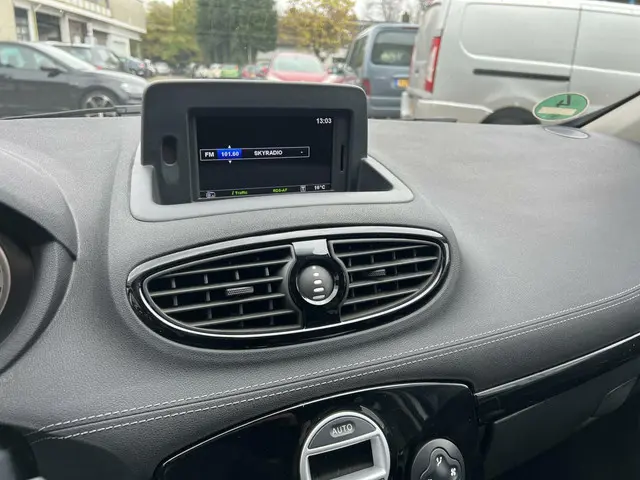Renault Clio 1.6 GT GORDINI SERIE PANO 2012 Benzine 22