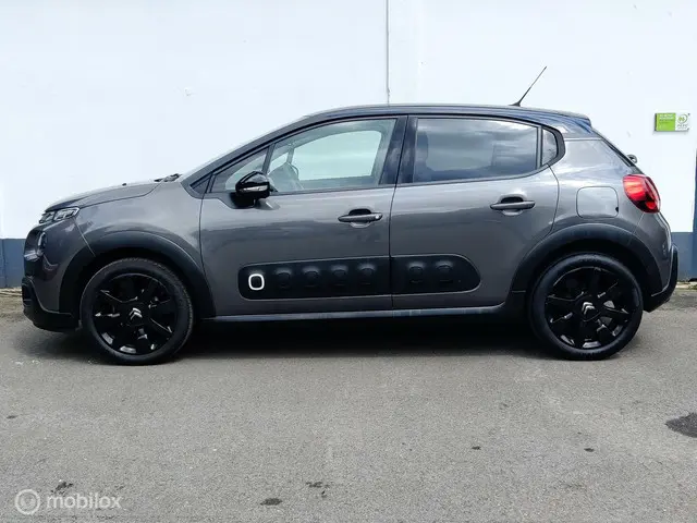 Citroën C3 1.2 PureTech ELLE 2018 Benzine 19