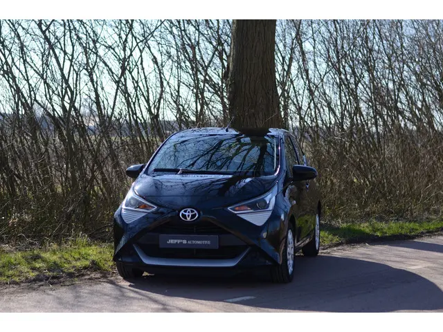 Toyota Aygo 1.0 VVT-i x-play 2021 Benzine