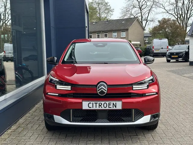Citroën C4 1.2 Hybrid 145 PK Max 2025 Hybride Benzine 2