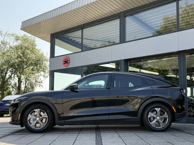 Ford Mustang Mach-E Aut. 75kWh 2021 Elektrisch 3