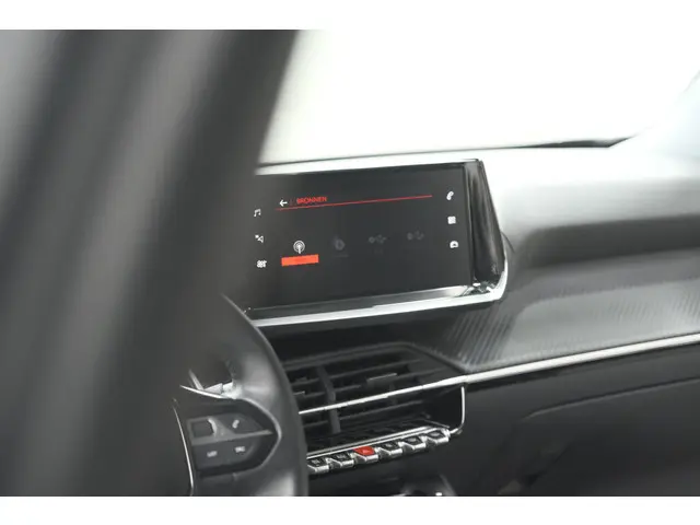 Peugeot 2008 PureTech 130 EAT8 Allure 2021 Benzine 52