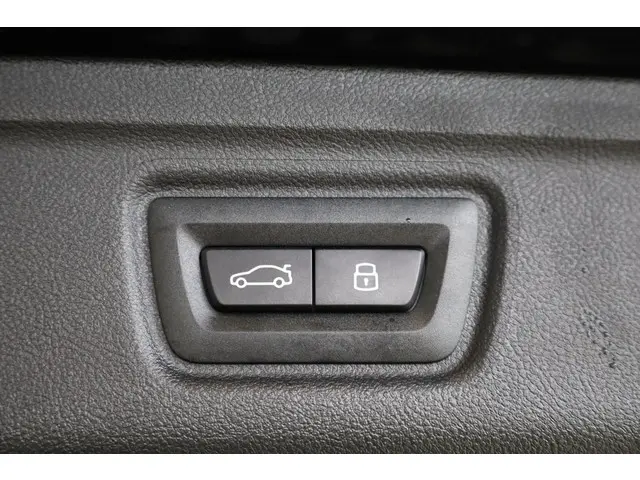 BMW 3 Serie Touring 330e 2026 Hybride Benzine 23