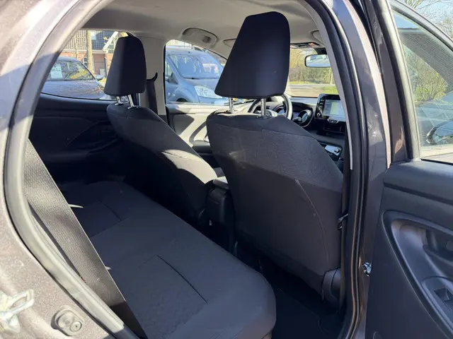 Toyota Yaris 1.5 Hybrid Dynamic 2020 Hybride Benzine 6