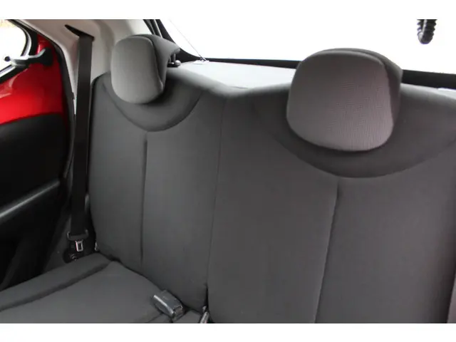 Toyota Aygo 1.0 VVT-i x-now 2017 Benzine 16