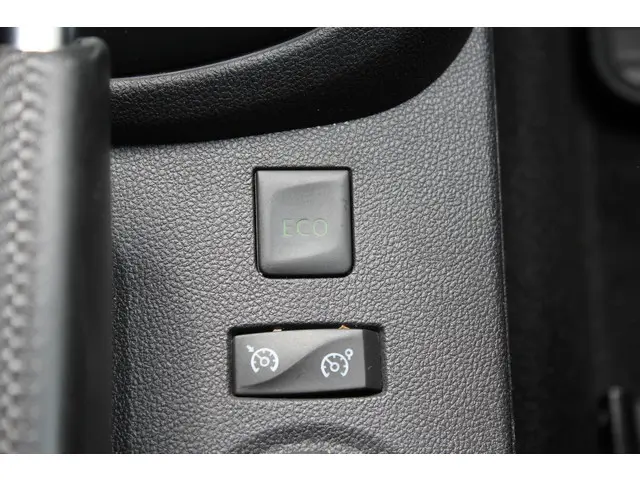 Renault Captur 1.3 EDC Intens 150 AUTOMAAT 2019 Benzine 32