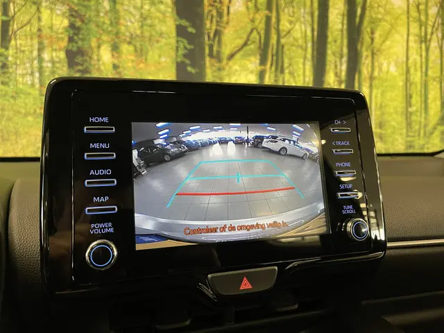 Toyota Yaris 1.5 Hybrid Active 2023 Hybride Benzine 12