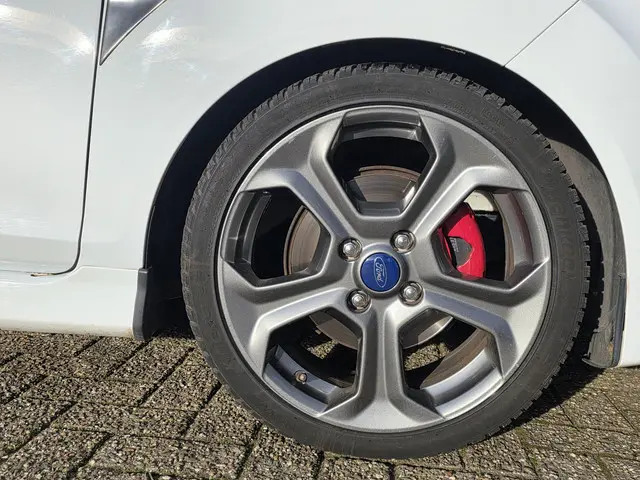 Ford Fiesta 1.6 ST2 2015 Benzine 26