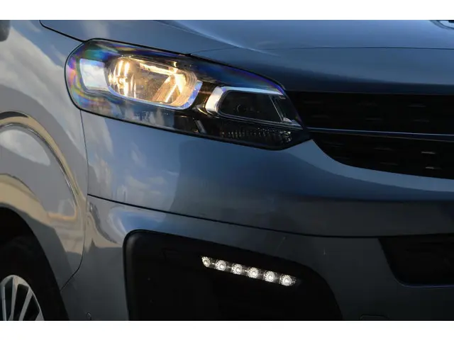 Opel Vivaro-e L2H1 Innovation 75 kWh 2021 Elektrisch 34