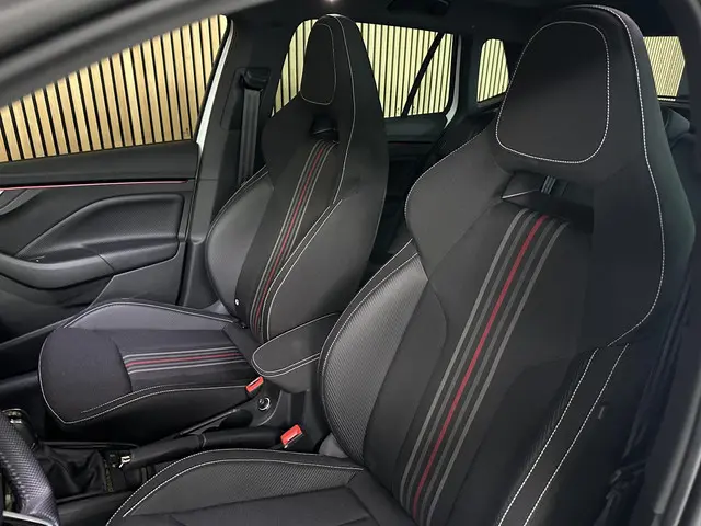 Škoda Kamiq 1.0 TSI Monte Carlo 2024 Benzine 9
