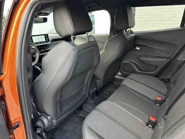 Peugeot 2008 1.2 Turbo 130 PK GT 2022 Benzine 29