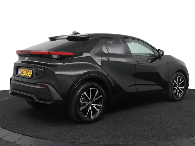 Toyota C-HR 2