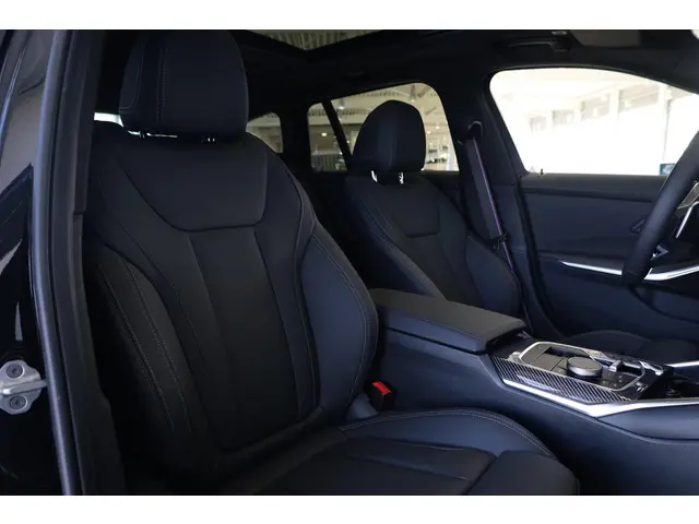 BMW 3 Serie Touring 330e 2026 Hybride Benzine 8