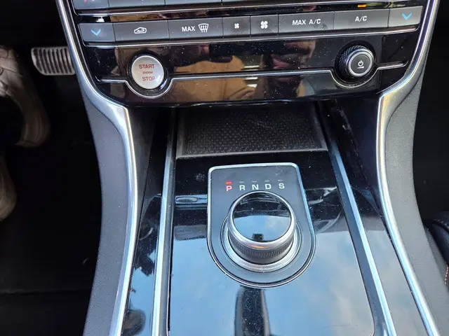 Jaguar XE 2.0 D Corporate Edition R-Sport 2016 Diesel 9