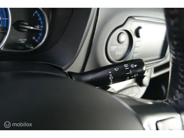 Toyota Yaris 1.5 Hybrid Aspiration 2016 Hybride Benzine 12