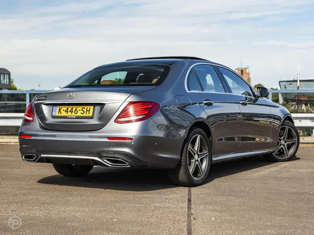 Mercedes-Benz E-Klasse 220 d Prestige Plus 2016 Diesel 3