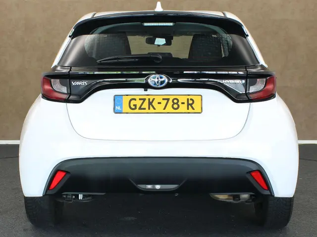 Toyota Yaris 1.5 Hybrid Active Plus 2021 Hybride Benzine 13