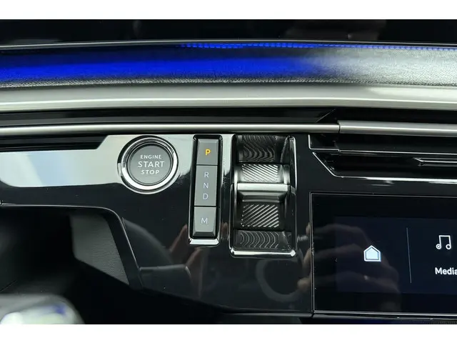 Peugeot 3008 1.2 Hybrid 145 GT 2025 Hybride Benzine 27