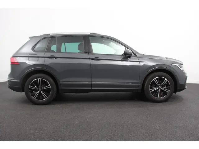 Volkswagen Tiguan 1.5 TSI DSG Active 2022 Benzine 8
