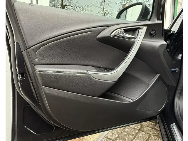 Opel Astra 1.4 Turbo Cosmo 5-drs 2013 Benzine 23