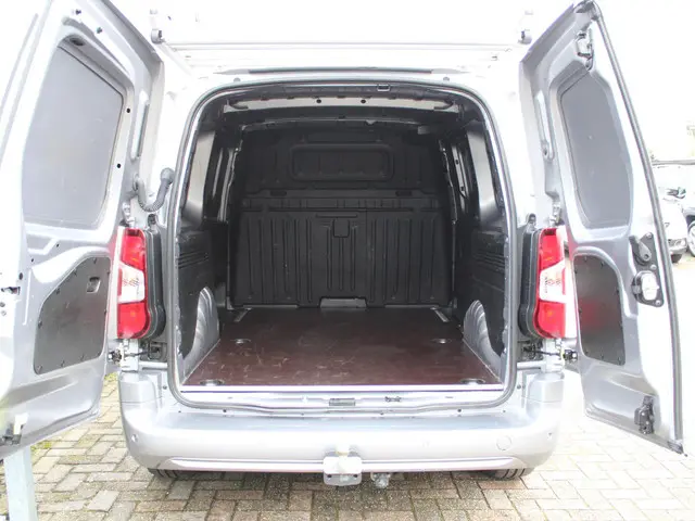 Opel Combo 1.5D L2H1 Standaard 2023 Diesel 13