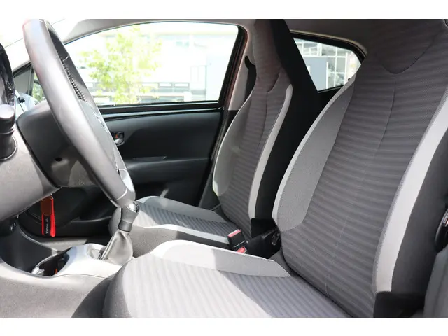 Toyota Aygo 1.0 VVT-i x-cite 2020 Benzine 15