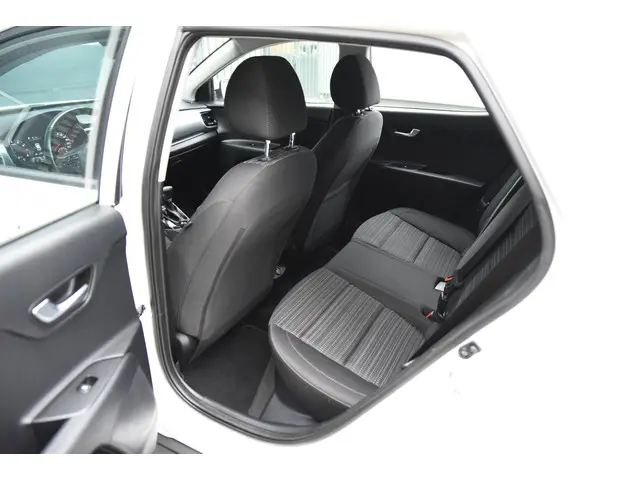 Kia Stonic 1.0 T-GDi DynamicPlusLine 2022 Benzine 6