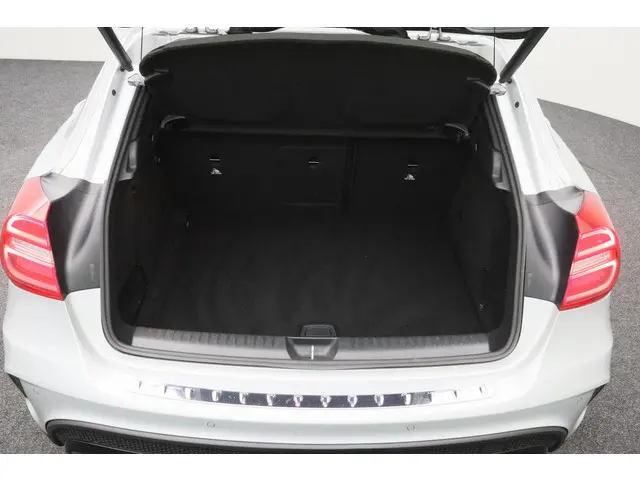 Mercedes-Benz GLA AMG 45 4Matic Edition 1 2014 Benzine 17