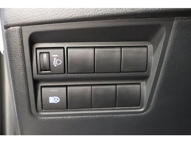 Toyota Yaris 1.5 Hybrid Dynamic, 2022 Hybride Benzine 24