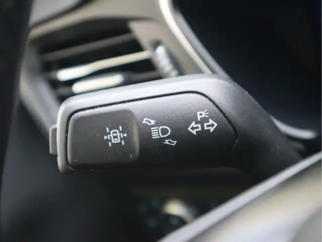 Ford Kuga 2.5 PHEV Titanium X 2022 Hybride Benzine 29