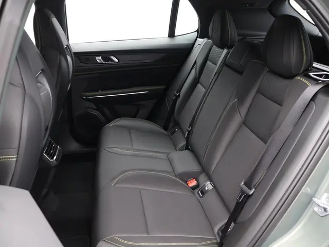 Lynk & Co 01 1.5 Core 2025 Hybride Benzine 20